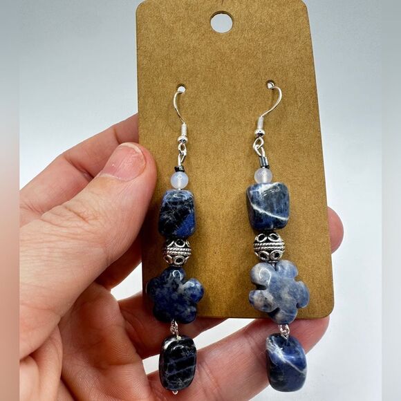 3” dangle earrings with 925 hooks, sodalite, moonstone and silver toned beads! - Picture 10 of 15